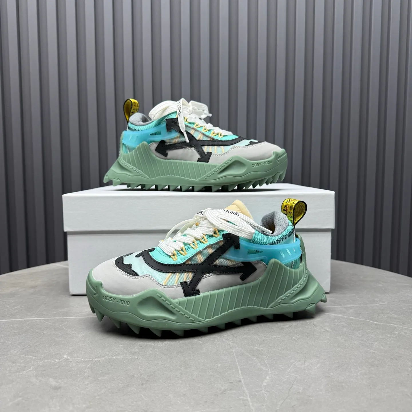 💰¥660 Trendy brand OFF WHITE classic popular style, combination outsole, official website original version 1:1 development top replica, ️Selected imported high mercerized frosted cowhide stitching breathable mesh ✔️Breathable lining, breathable and comfortable, simple and personalized design, official website rubber outsole, code number: ⚡️Couple style ⚡️35-40 women's model, 39-46 men's model (46 customized)